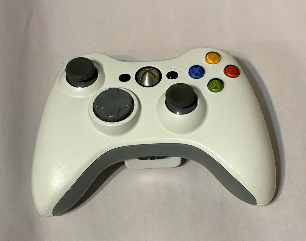 *TESTED WORKING W/ NEW STICKS READ DESC* Xbox 360 Wireless Controller WHITE/BLK